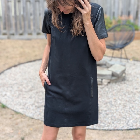 Club Monaco Dresses & Skirts - Club Monaco Shift Dress (size 4)